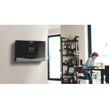 VRC720 - SensoComfort - Wired Programmable Thermostat